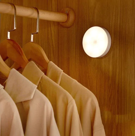 Lâmpada LED com Sensor de Movimento